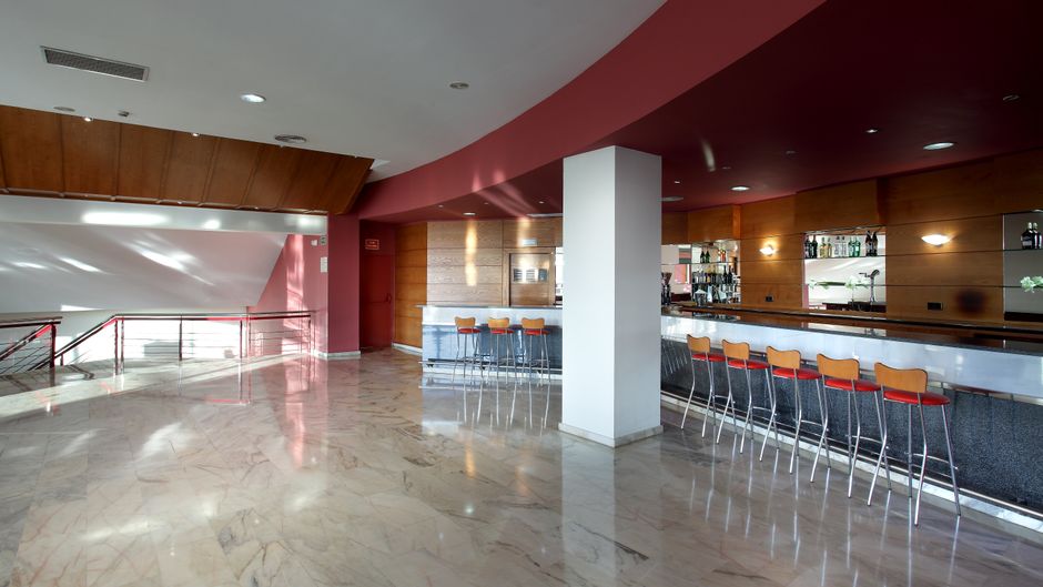 Exe Isla Cartuja Lobby