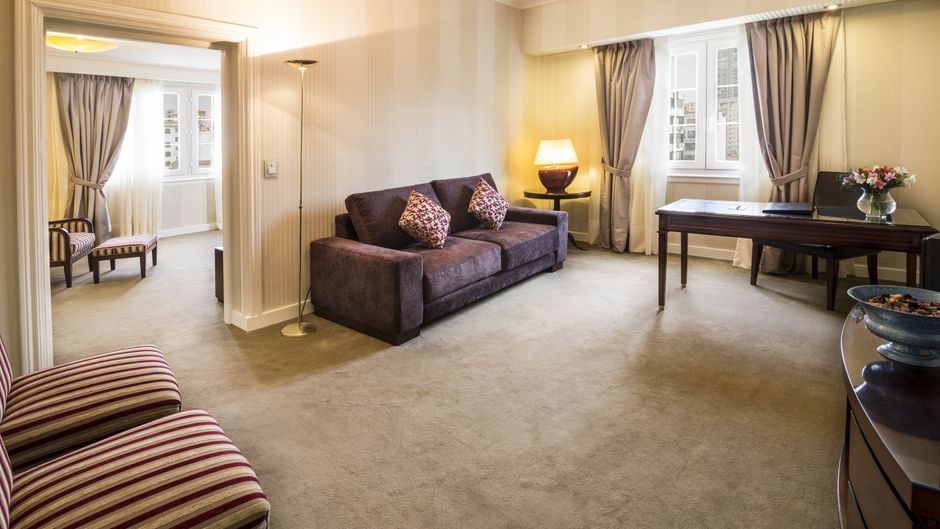 Claridge Hotel Room