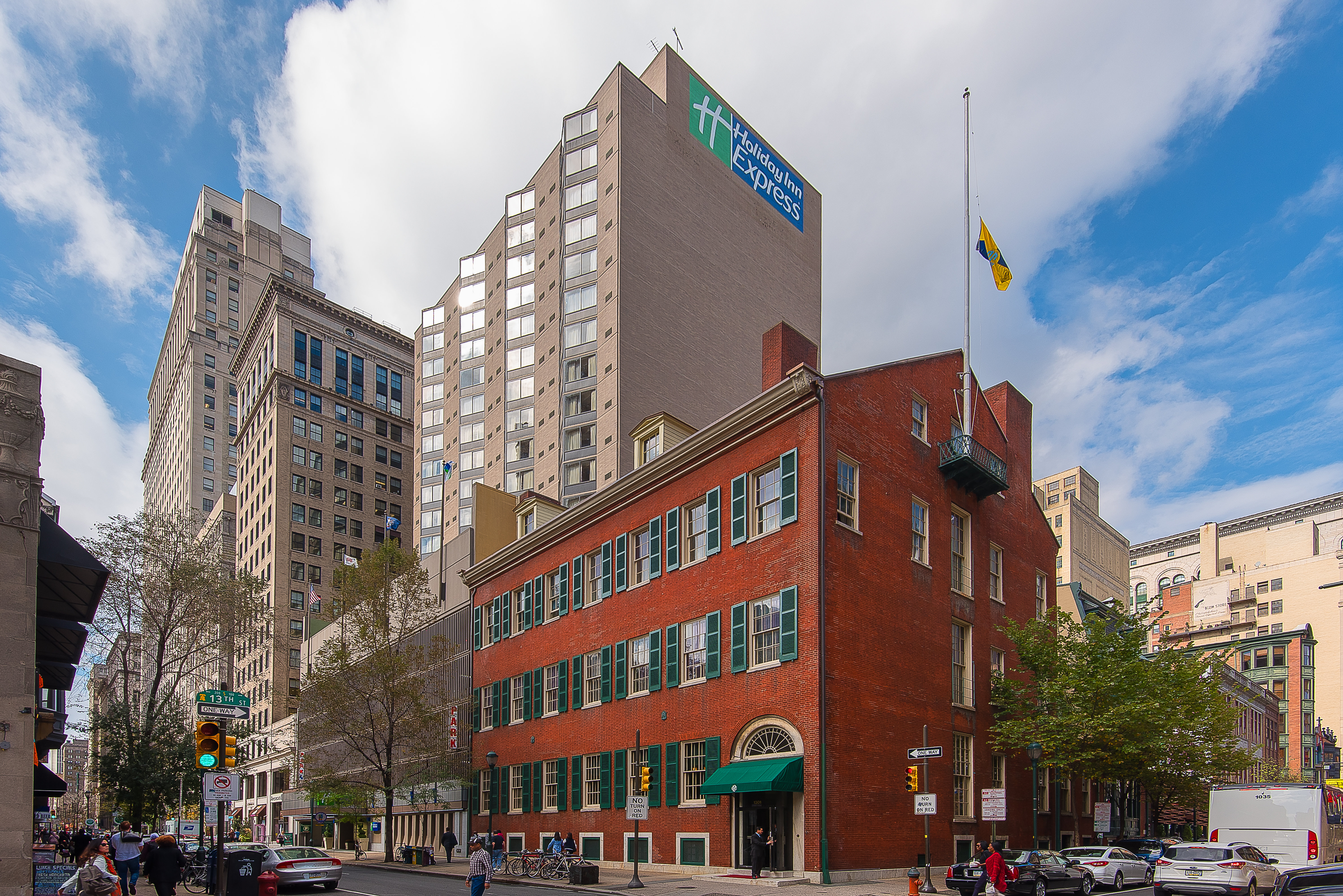 Holiday Inn Express Midtown