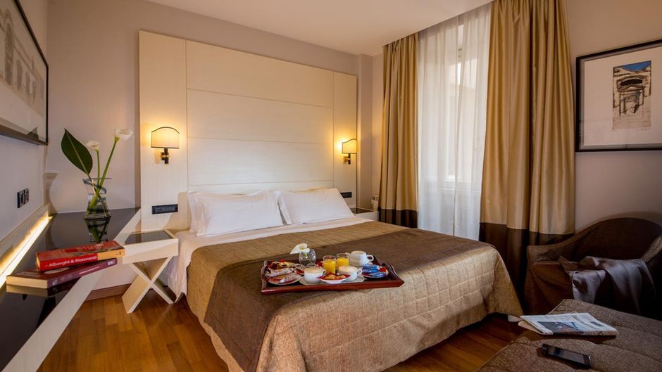 Oxford Hotel Room