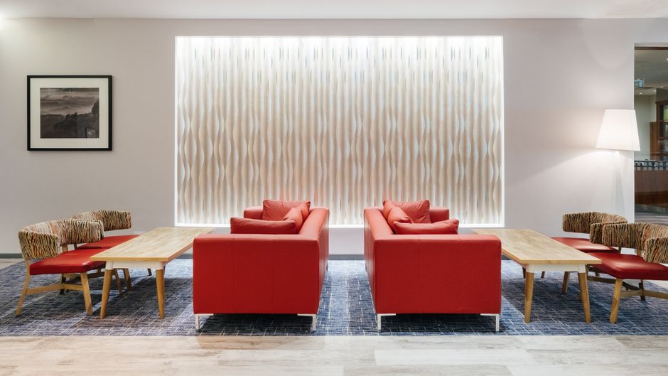 Holiday Inn Coventry Lobby