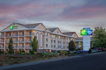 Holiday Inn Express & Suites