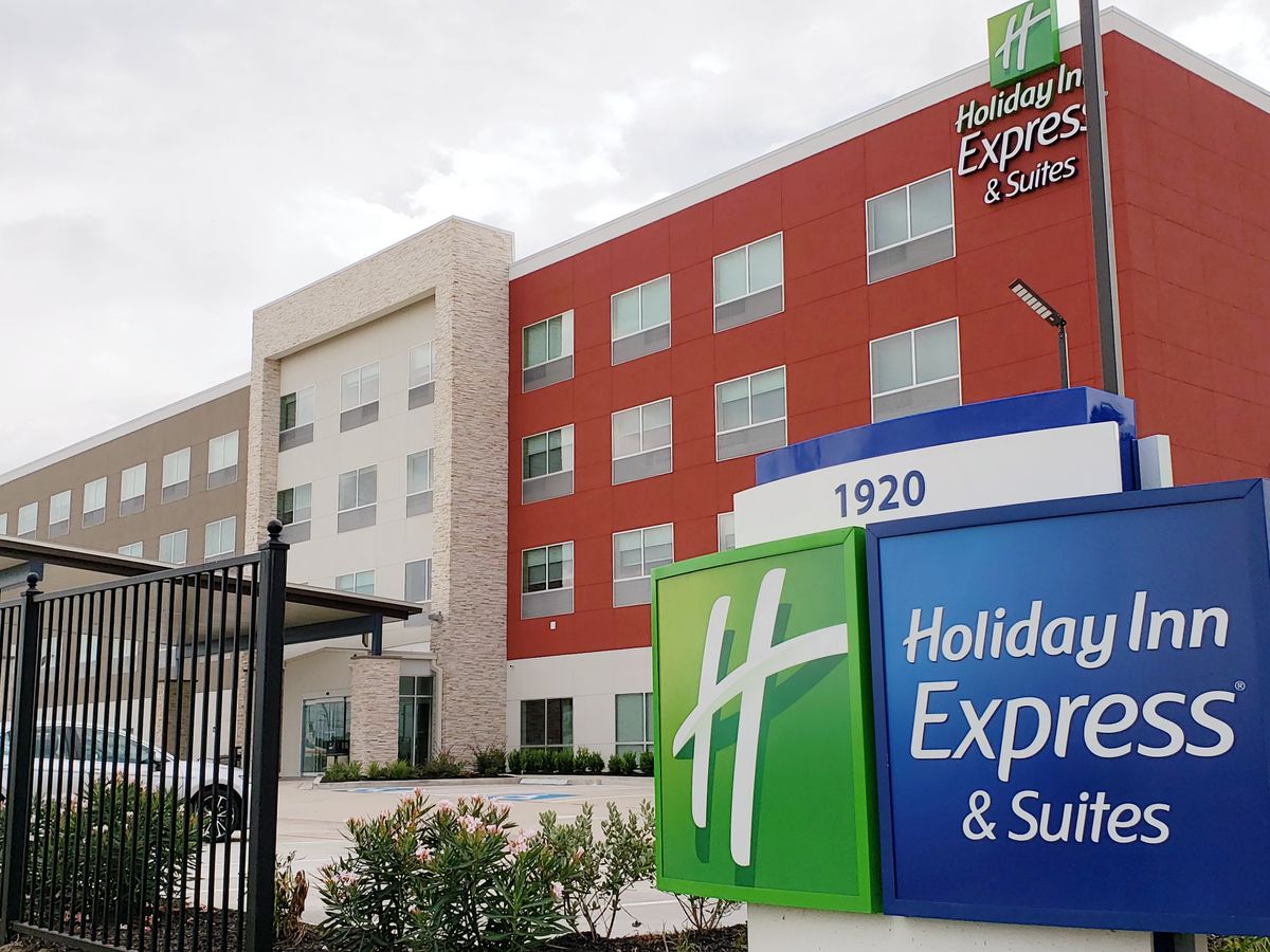 Holiday Inn Express and Staybridge Suites Opens at Houston Galleria