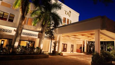 Taj  Connemara
