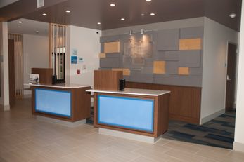 Holiday Inn Express & Suites Decatur