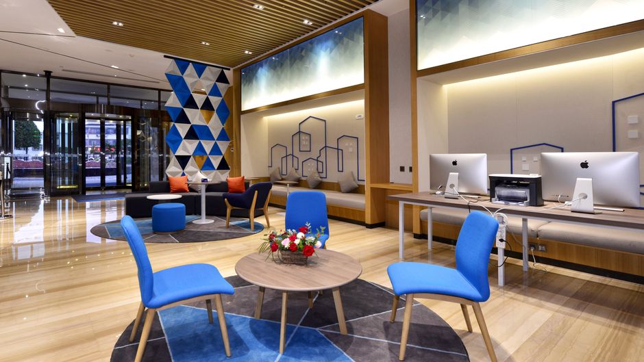 Holiday Inn Express Luanchuan Lobby