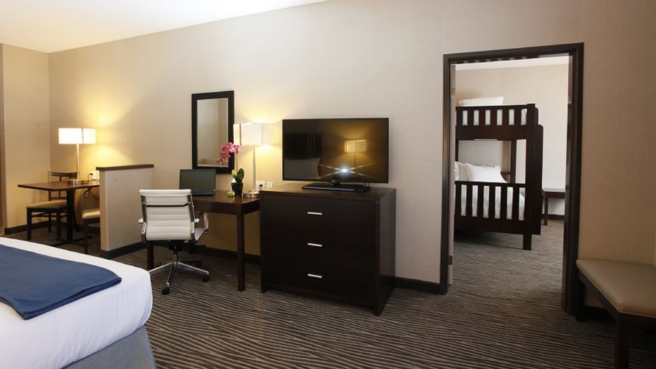 Holiday Inn Express Fort Saint John Suite