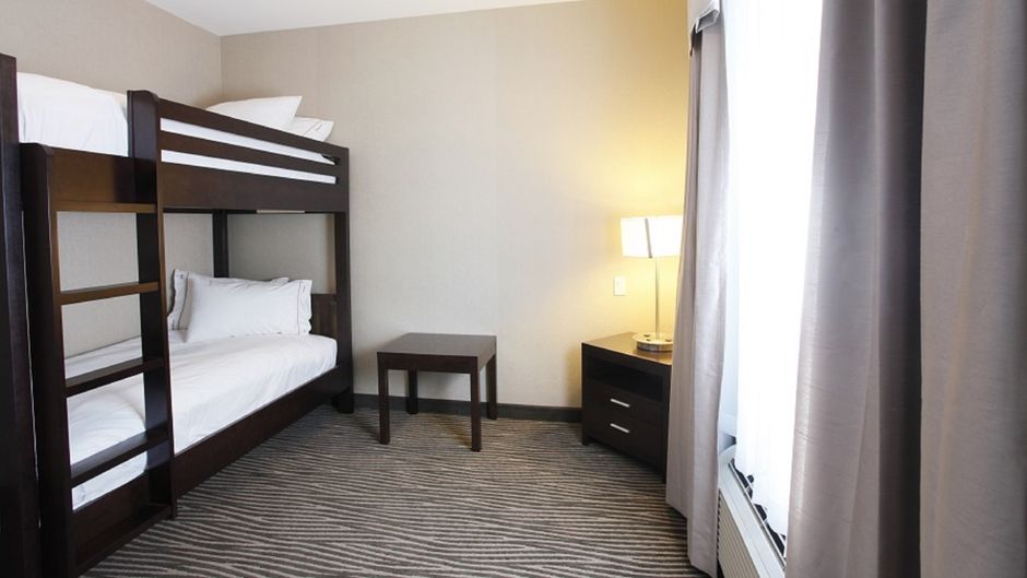 Holiday Inn Express Fort Saint John Suite