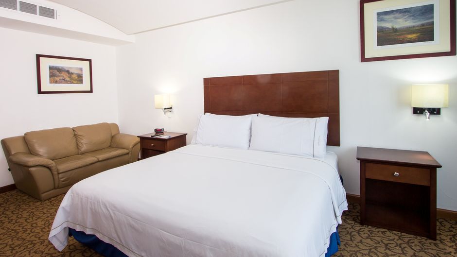 Holiday Inn Express Nuevo Laredo Suite