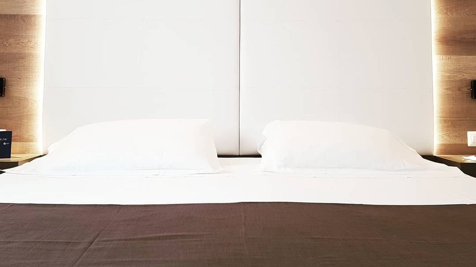 City Hotel & Suites Suite