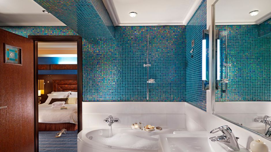 Crowne Plaza Athens Room