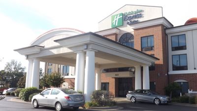 Holiday Inn Express Hotel & Suites