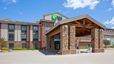 Holiday Inn Express Hotel & Suites