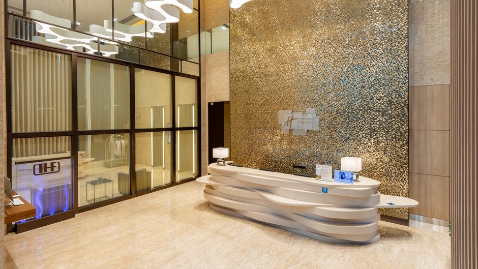 Holiday Inn Express Hong Kong Mongkok Exterior