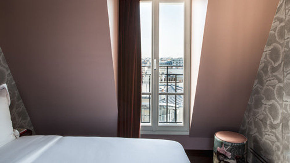 Hotel du Rond-Point des Champs Elysees Room