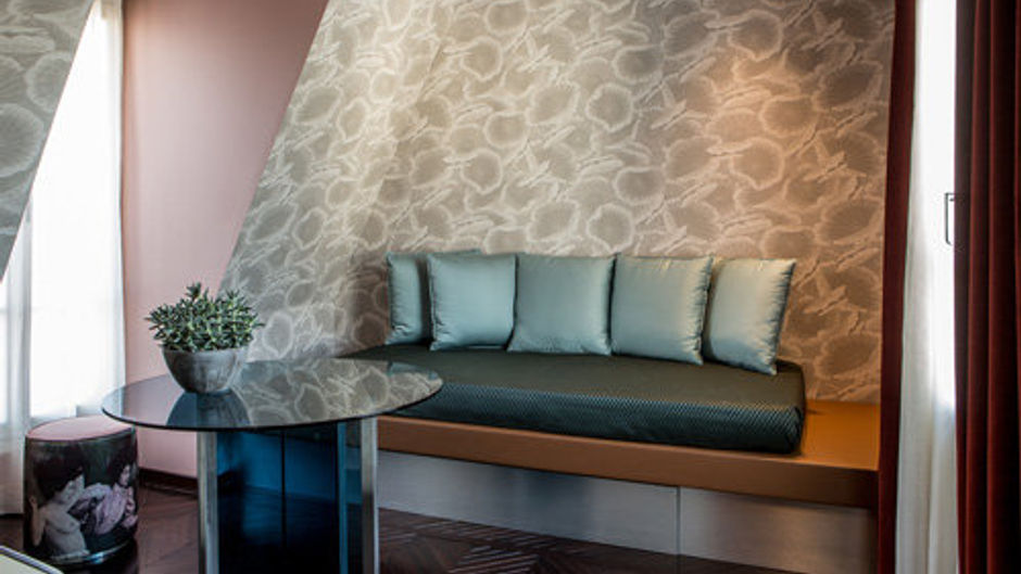 Hotel du Rond-Point des Champs Elysees Room