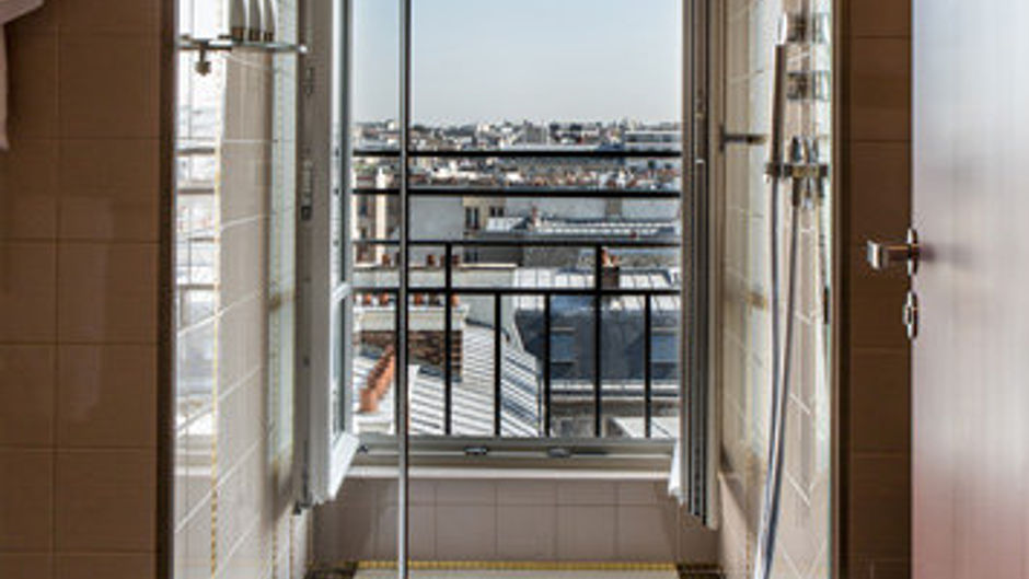Hotel du Rond-Point des Champs Elysees Room