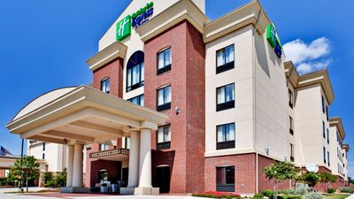 Holiday Inn Express West Hurst-DFW Arpt