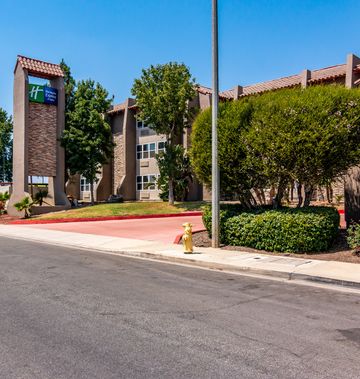 Holiday Inn Express & Suites Camarillo