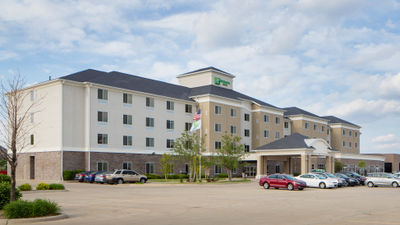 Holiday Inn Hotel & Suites Airport