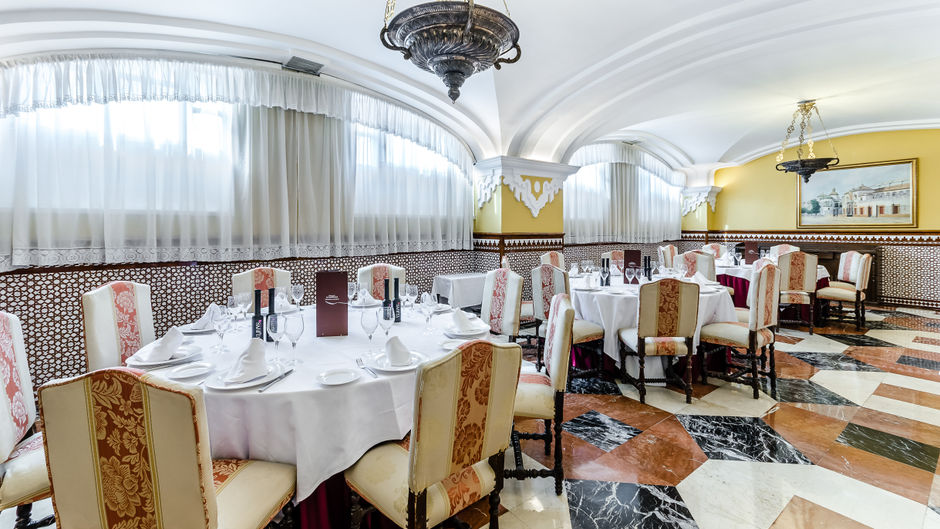 Exe Sevilla Macarena Restaurant