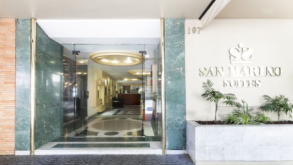 Exe Suites San Marino Lobby