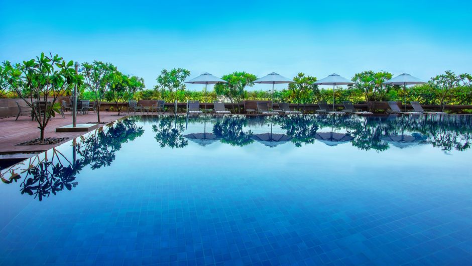 Crowne Plaza Ahmedabad City Centre Pool