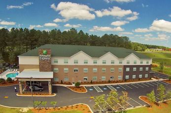 Holiday Inn Express & Suites