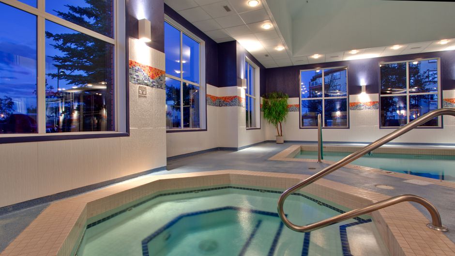 Holiday Inn Express Pool