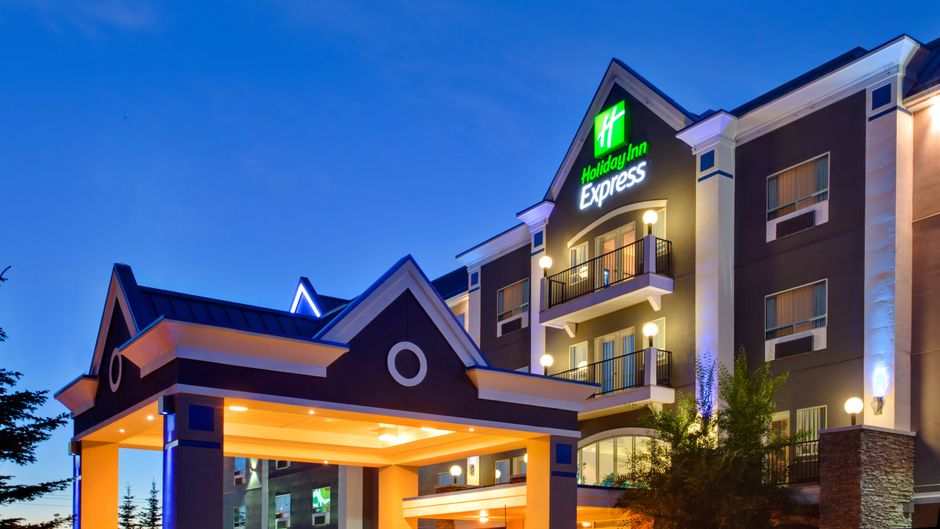 Holiday Inn Express Exterior