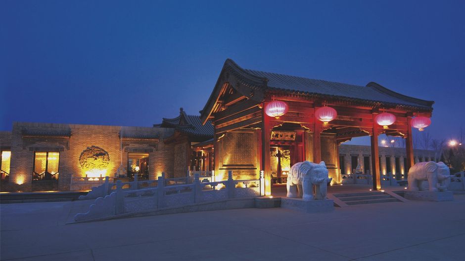 Je Mansion Exterior