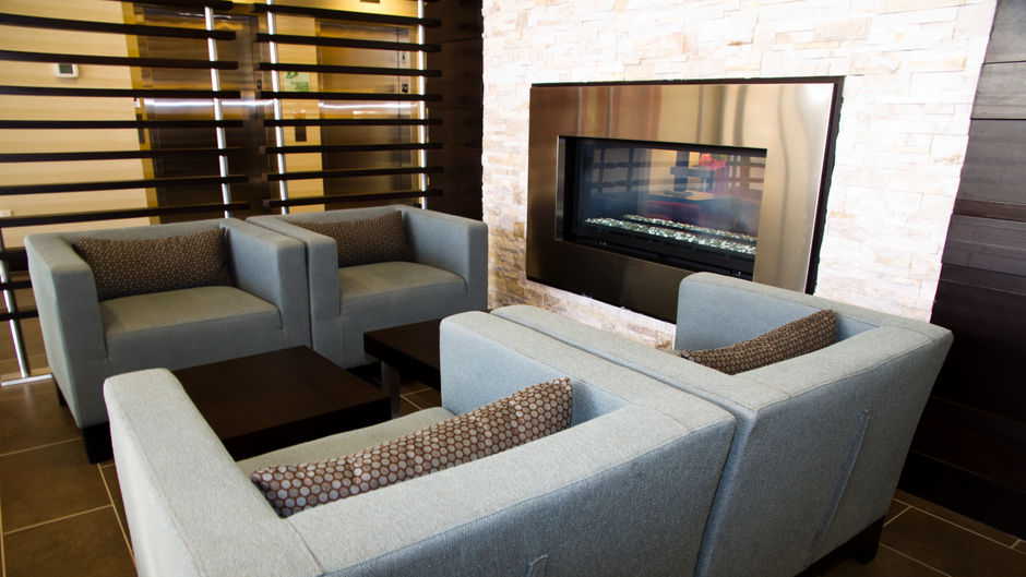 Holiday Inn and Suites Red Deer South Lobby