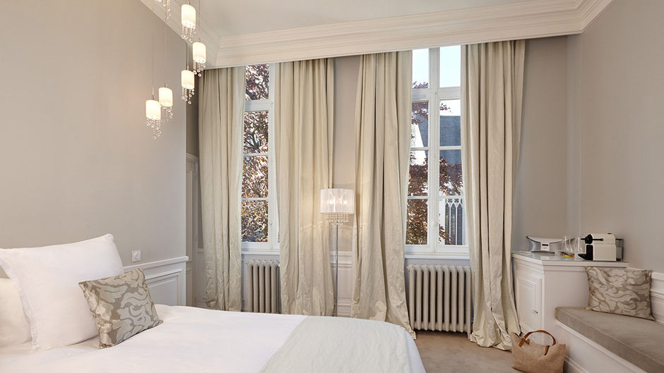 Clarance Hotel Room