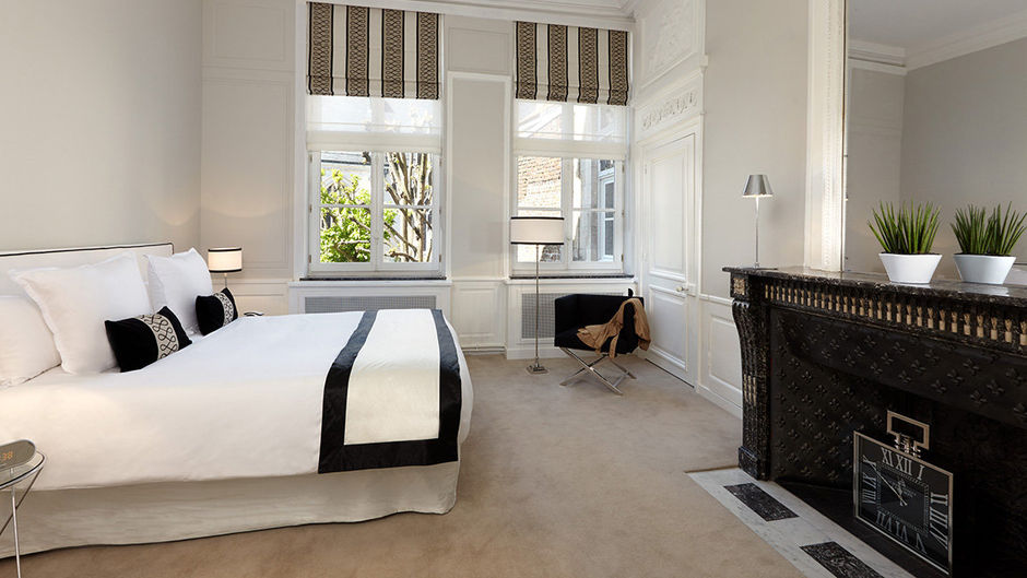 Clarance Hotel Room