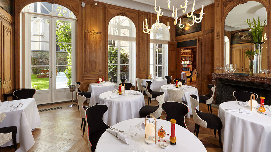 Clarance Hotel Restaurant