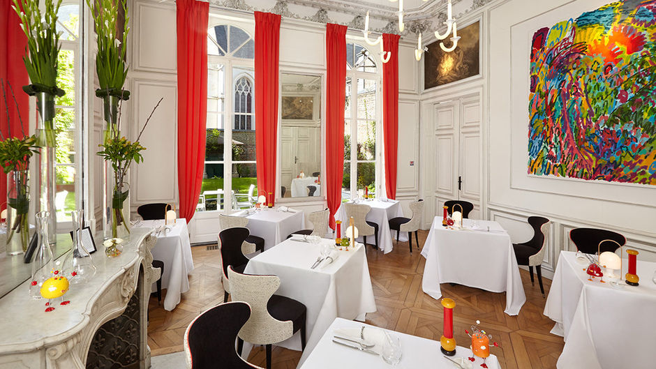 Clarance Hotel Restaurant