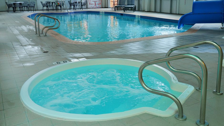 Holiday Inn Hinton Pool