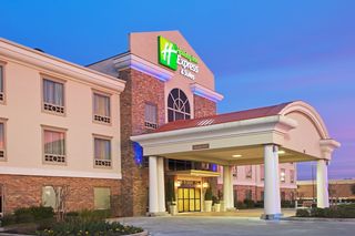 Holiday Inn Express Hotel & Suites