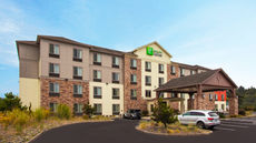 Holiday Inn Express Hotel & Suites