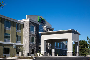 Holiday Inn Express & Suites Carlisle