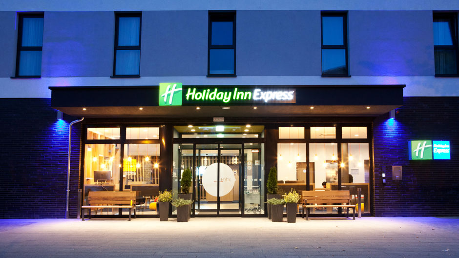 Holiday Inn Express Frankfurt Airport Exterior