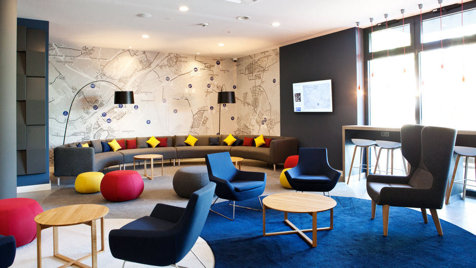 Holiday Inn Express Frankfurt Airport Lobby