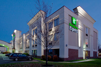Holiday Inn Express Hotel & Suites