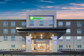Holiday Inn Express & Suites Rushmore So