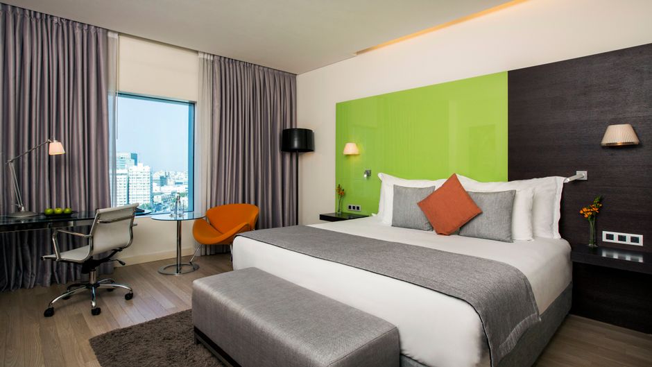Crowne Plaza Hotel City Center Room
