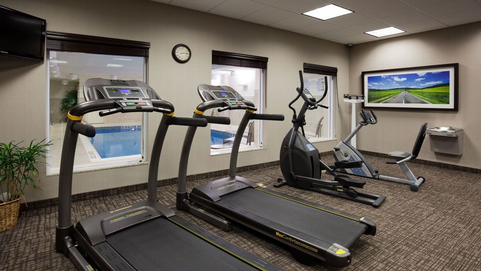 Holiday Inn Express Hotel and Suites Health Club