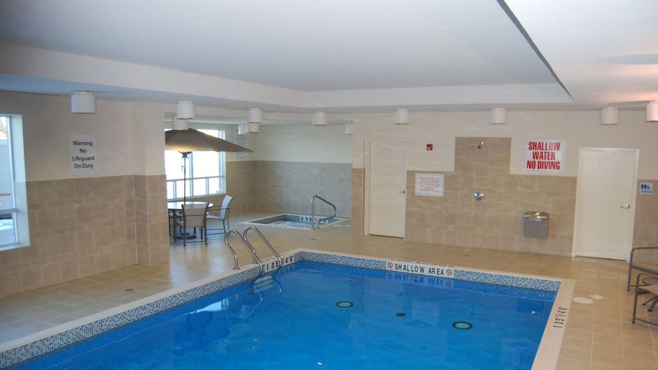 Holiday Inn Express Hotel and Suites Pool