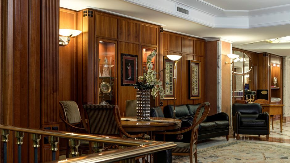 Hotel Capitol Lobby