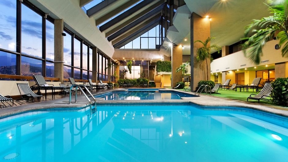 Crowne Plaza Monterrey Pool