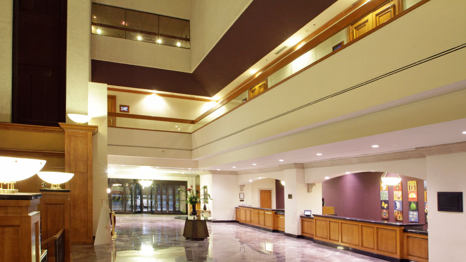 Crowne Plaza Monterrey Lobby